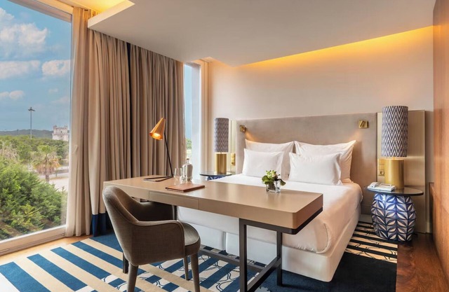 Scenic Tower View Stay w/ Outdoor Pool & Terrace Dining | Free Parking in Belém