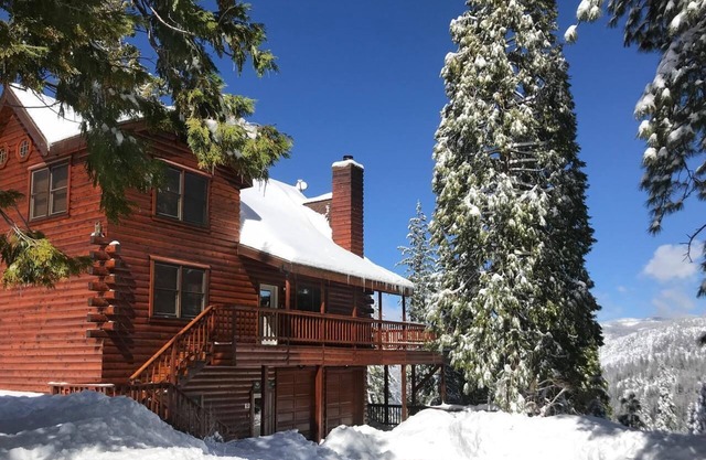 Maravillas Escénicas y pequeño escénica es un dúplex de 6 dormitorios, y dos de 3 dormitorios, dos unidades de baño, que c ...