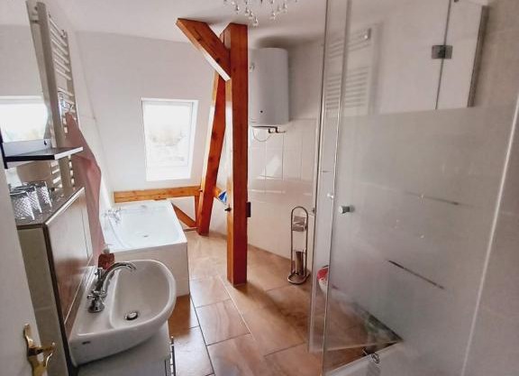 Schwarzer Adler Ferienwohnung mit 3 Schlafzimmern und 2 WC