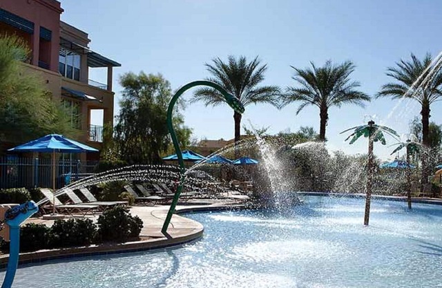 Scottsdale Luxury 2 Bdr 2 Bth Condo Marriot dispone de varias piscinas