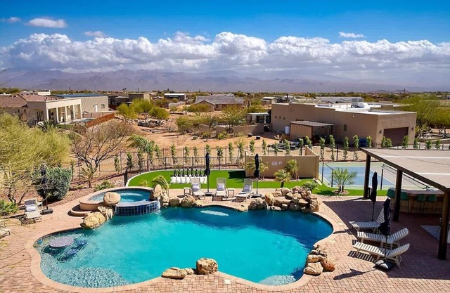 Scottsdale Rose: Heated Pool, Pickleball, Cold Plunge, Sauna