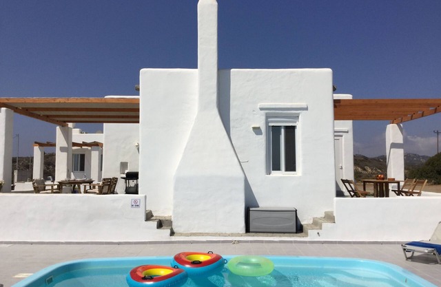 Sea Breeze Villa Traditional East: piscina privada, la mejor playa!