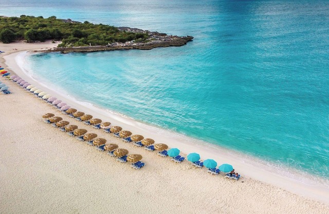 Sea, Sand & Strolls – Marina Plaza Just Steps from You