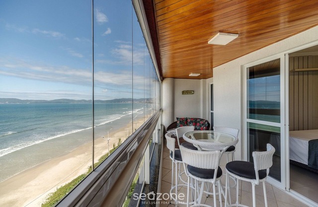 Sea View Apt w/BBQ in Itapema Dnl0602