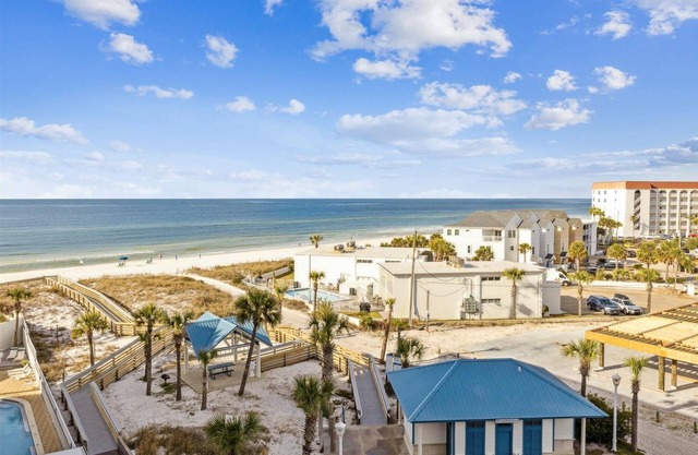 Seacrest 604 is a 2 BR Gulf Front on Okaloosa Island by RedAwning