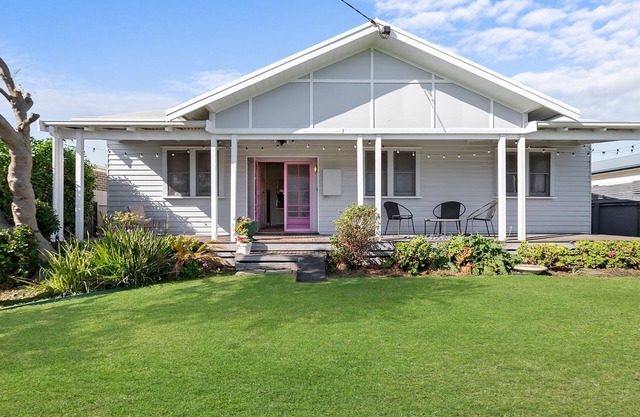 Seafield - a charming holiday rental nestled in the picturesque seaside town of Port Fairy