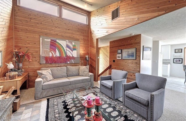 Seagull Landing-Deck domina las olas del océano, a 200 pies de la playa y las piscinas de mareas