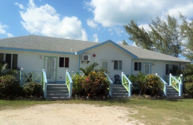 Seashell Family Vacation Villa by the Sea & Alquiler de vehículos