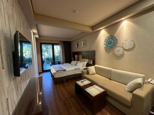 Seaside Apartment with a Private Garden