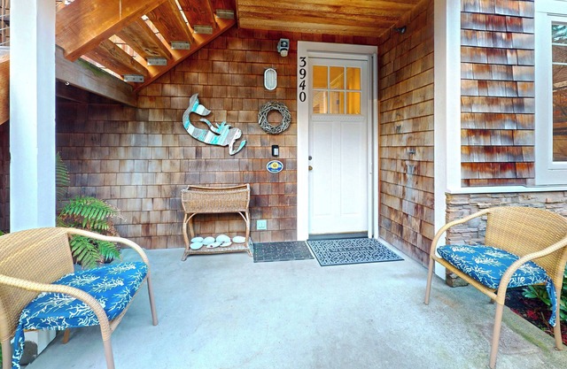 SEASIDE POINT VIEW at Seaside Beach