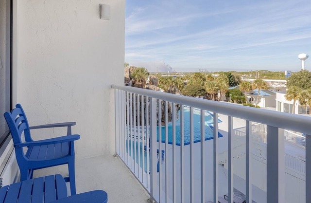 Seaview Sanctuary with Outdoor Pool Near Fort Walton Beach Landing Park