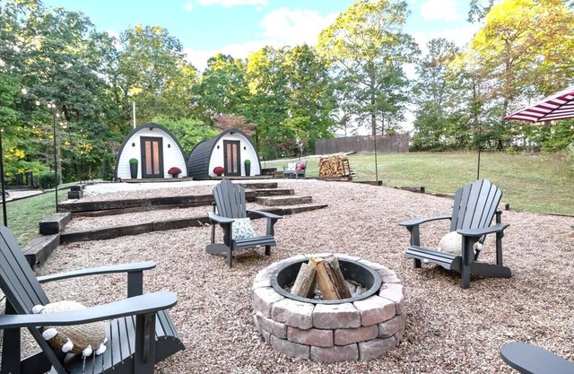 Secluded 10-Acre Retreat, 2 Properties w/in 5 min walk of each other - Sleeps 14