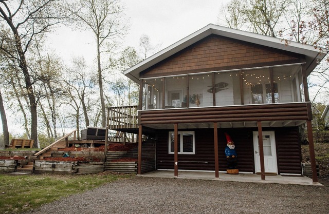 Cabaña familiar aislada en la cadena de gaviotas a 2 minutos de la ciudad: sauna, playa, pontón