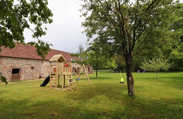 Casa rural auténtica con jardín, terraza, juegos y desconexión garantizada en el corazón del Perche