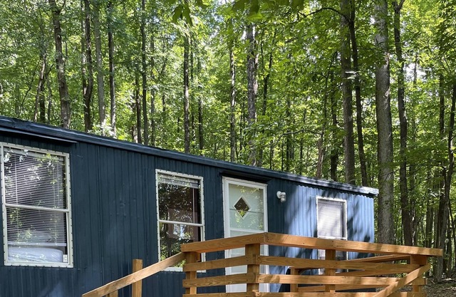 Secluded gem on World’s Edge surrounded by large boulders & Chimney Rock St Park