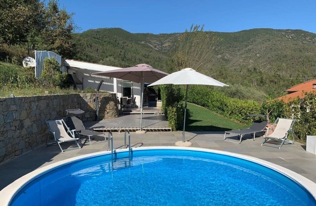 Secluded retreat overlooking the hills