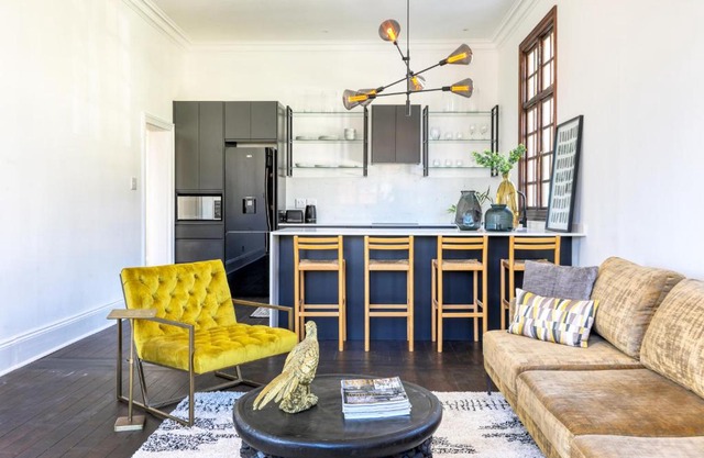 Secure & Central: Villa with Views of Table Mountain