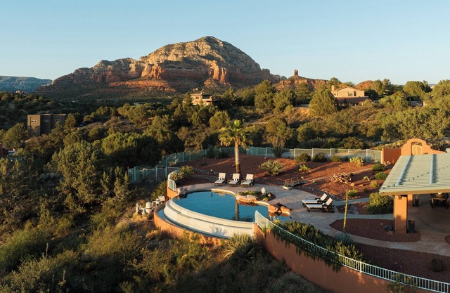 Best Views in Sedona, Infinity Pool Paradise, Red Rock Views, Hot Tub