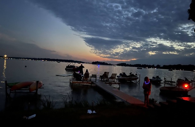 Sedona Shores- Dual Lake Access home with Seasonal Guest House!