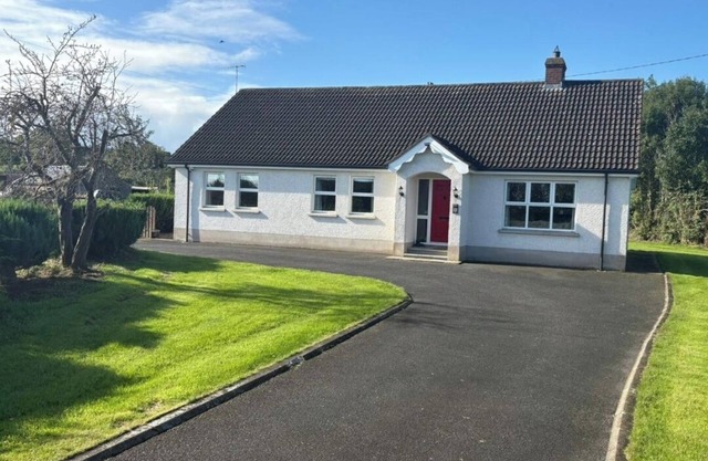 SELF-CATERING COTTAGE