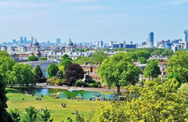 Self contained 1 bed flat next to transport for Canary Wharf and Excel