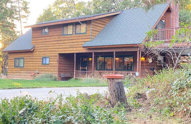 Sequoia Forest Chalet