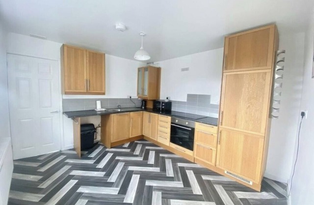 Serene 2- Bedroom House at Cefn Road