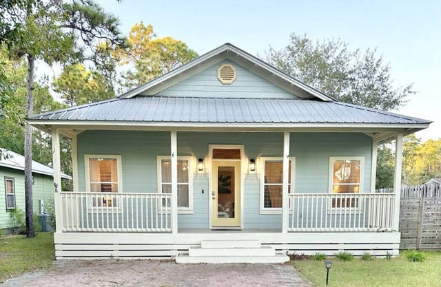 Serene Beach Cottage near 30A Beach and Bay
