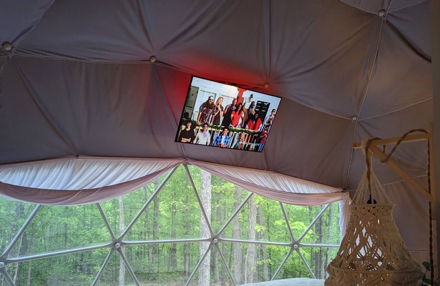 Serene Glamping: Family-Friendly with Activities