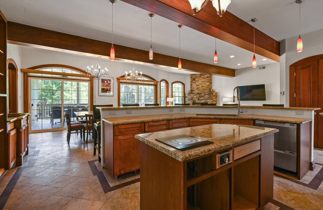 Serene Haven-An Exotic Villa with Hot Tub