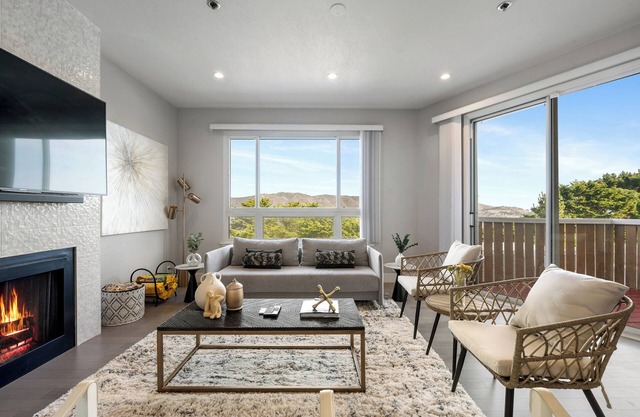 Serene Home on the Hill w/ an amazing view! near SF!