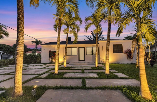 Serene Miami Palm Escape – Stylish Comfort Near Top Attractions!