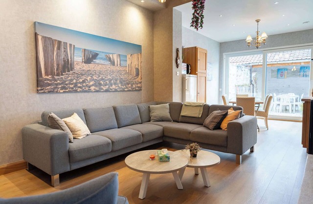 Ieper Retreat: Spacious 3-BR Home Near City Center