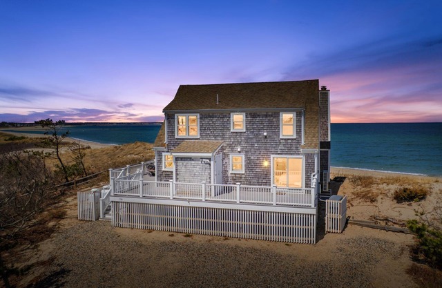 Serene Oceanfront Getaway w/ Stunning Views