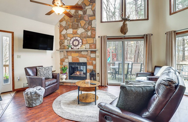 Serene Poconos Cabin w/ Hot Tub & Beach Access!