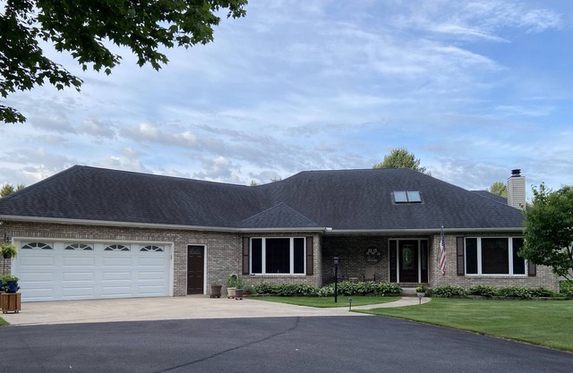 Serene, wooded, upscale home 2 miles from SentryWorld