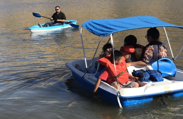 "Serenity Now" Beautiful Lake Front property with Pool in Sunset Beach, NC