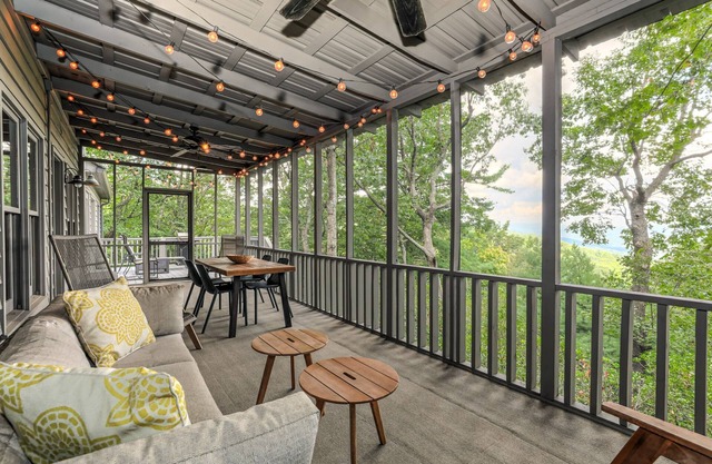 Serenity Ridge - Cozy Interiors, Outdoor Spaces + Pet Friendly!