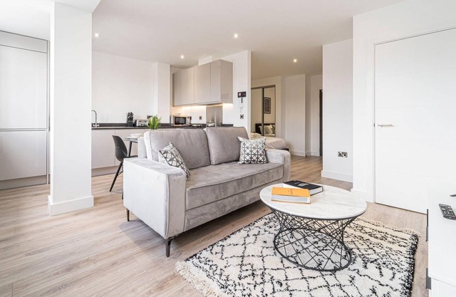 Seven Living Residences Solihull - Modern Studios close to NEC and BHX