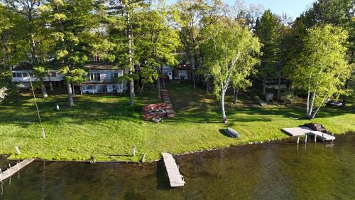 Seven Oaks At Bass Lake - Lakefront Getaway!