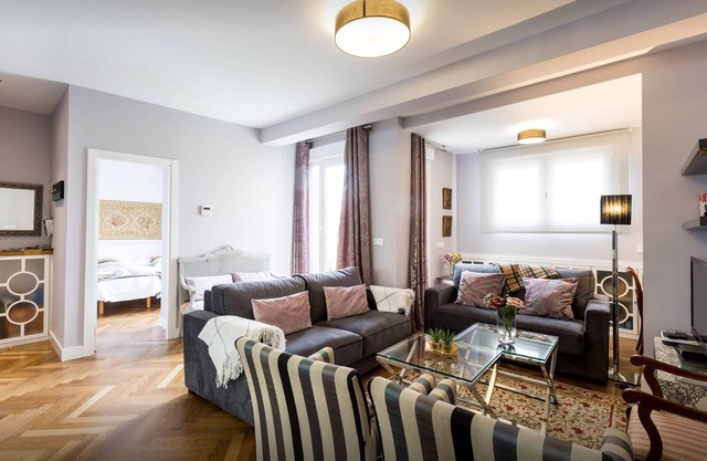 Luxurious and bright flat in Historic Center 130m2, 3 bedrooms + sunny terrace.