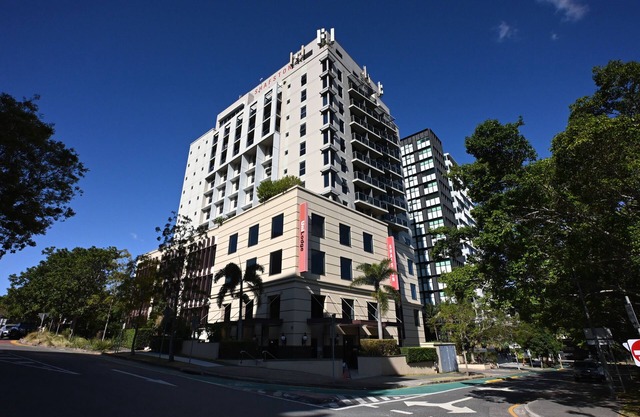 Shafston Service Apartment