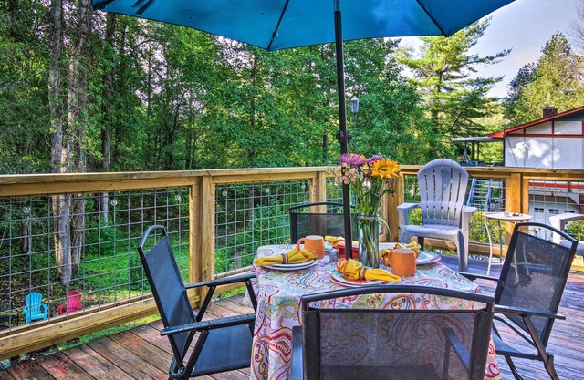 Shaw Creek Cottage w/ Fire Pit & Forest Views