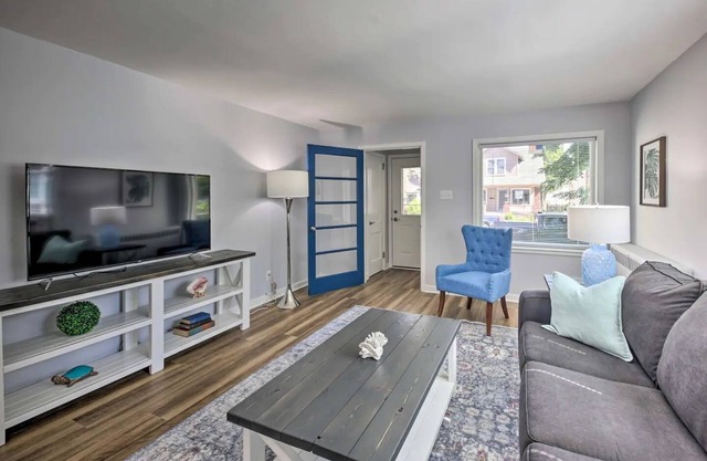 Sheboygan Getaway w/ Yard: 1 Mi to Lake Michigan