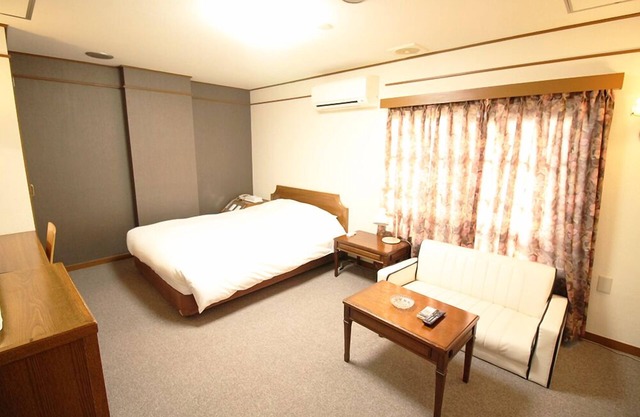 Shinjuku East Hotel