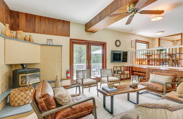 Shohola Creek On-Site: Updated Getaway w/ Deck!