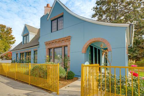 Shop, Dine and Explore Pasadena! The Lincoln Home