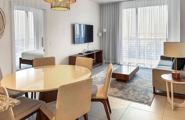 Short Distance From The Well Known Sites! Onsite Parking, Pool, Pets Allowed