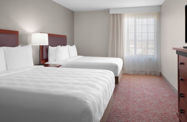 Short Drive to Museum of Flight! Pet-friendly, Free Parking and Airport Shuttle!