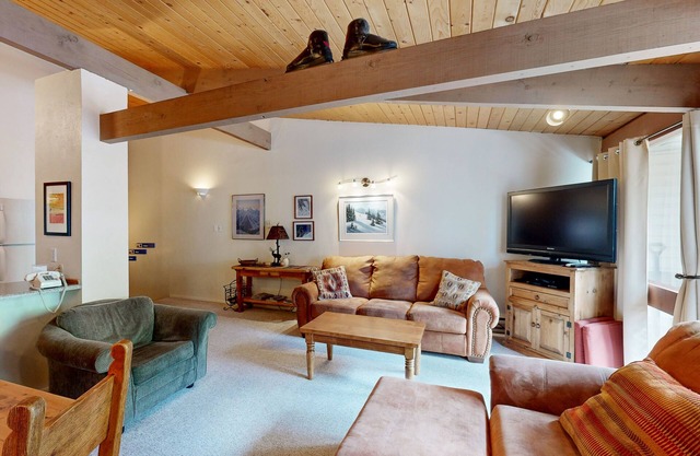 Sierra Del Sol | Ski-In, Ski-Out Townhome & Slope-View Balcony